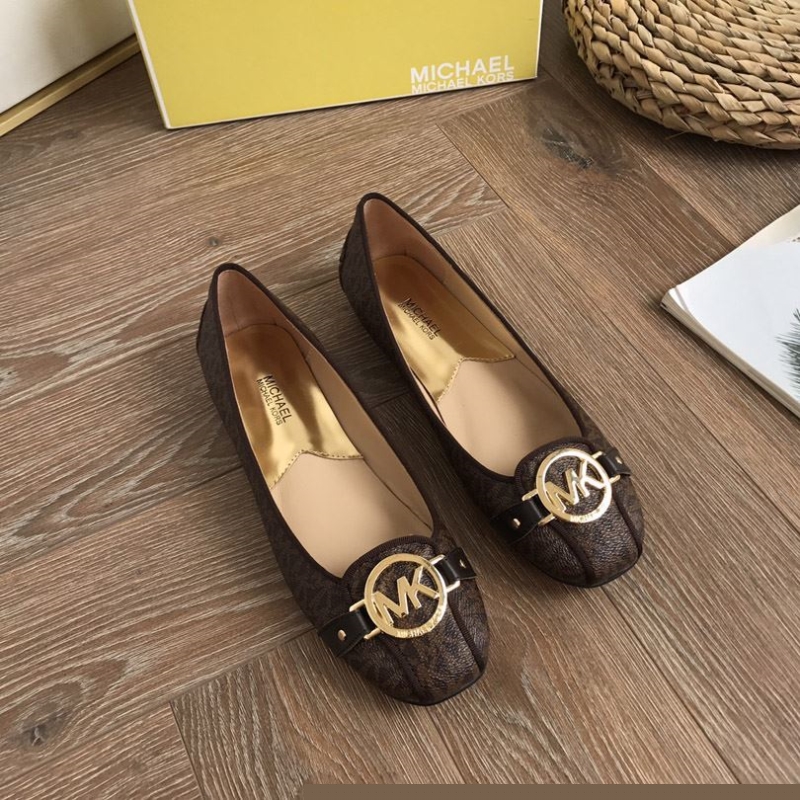 Other flat shoes
